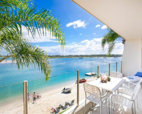 2-bedroom-2-bath-top-waterfront (10)